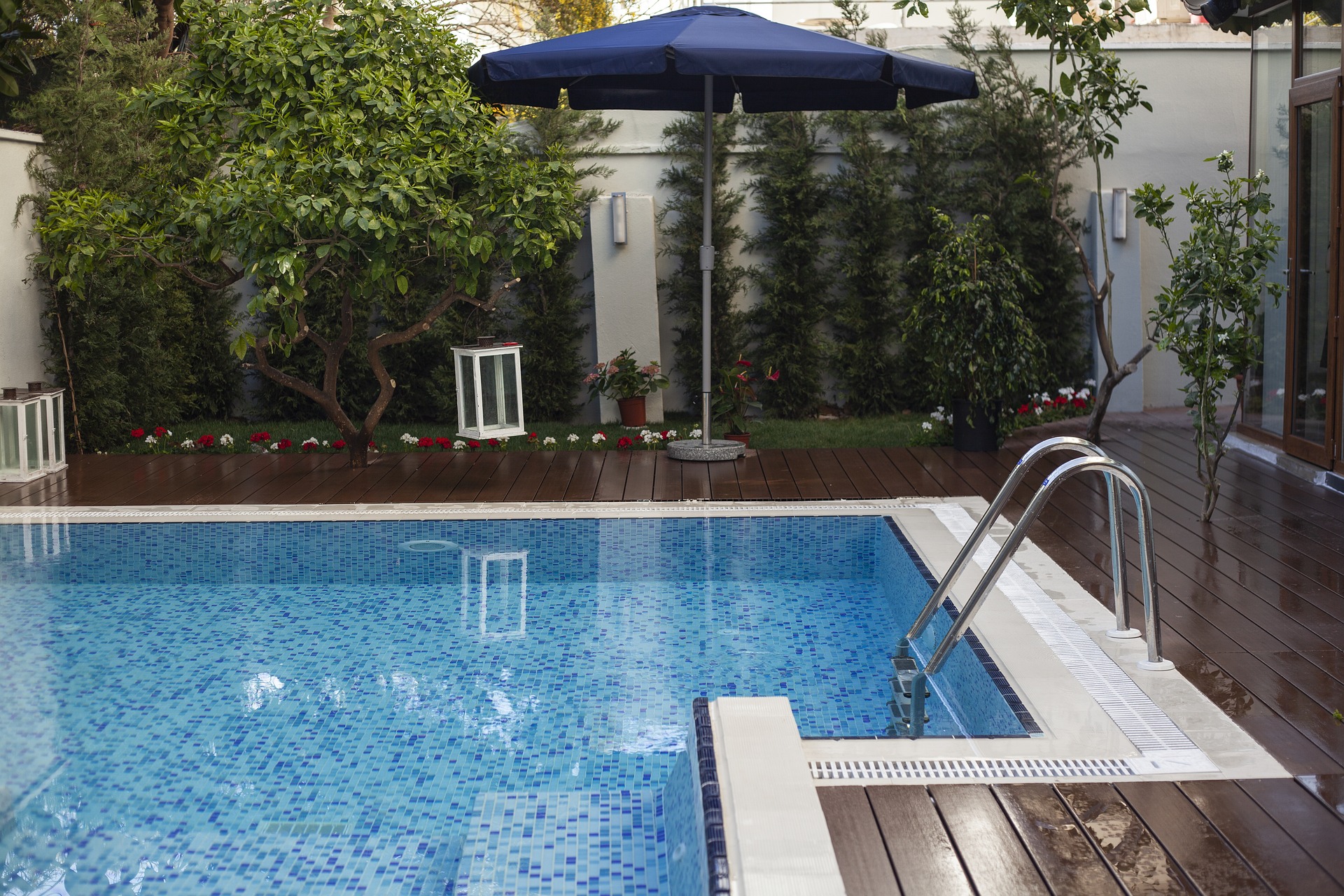 Swimming Pool | Amenities 